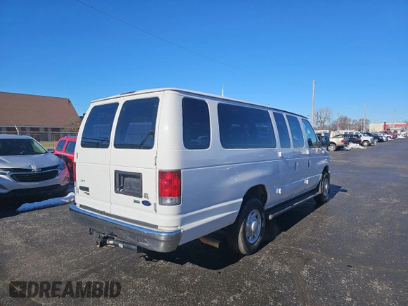 2013 Ford Econoline Passenger XL with VIN 1FBSS3BL2DDA04310, listed as a Copart auction lot 89328785 with 211,391 mi miles and Clean Title. Bid and sale history available at DreamBid. Image 4.