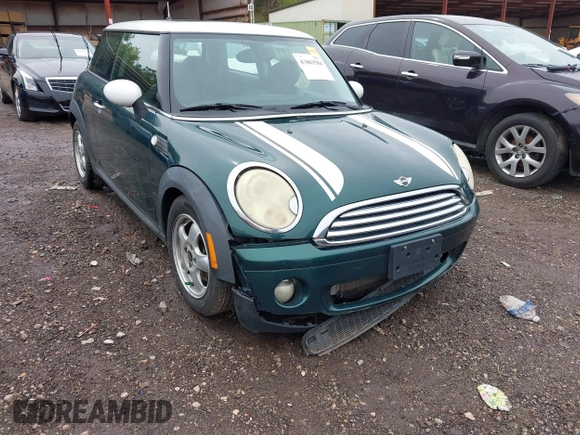 2009 MINI Cooper Hardtop with VIN WMWMF33579TW72493, listed as a IAAI auction lot 41861584 with 136,341 mi miles. Bid and sale history available at carsss.com. Image 6.