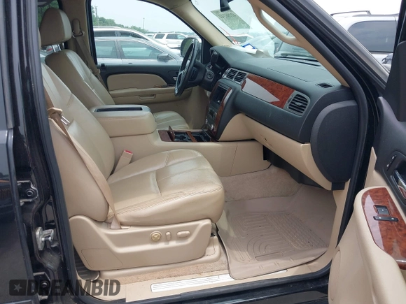 2007 Chevrolet Avalanche 3LT with VIN 3GNFK12327G298260, listed as a IAAI auction lot 42286344 with 251,923 mi miles and . Bid and sale history available at DreamBid. Image 5.