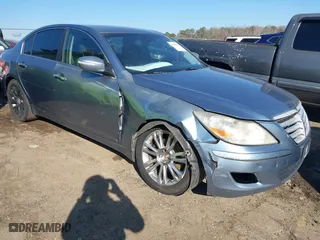 2009 Hyundai Genesis with VIN KMHGC46E19U033302, listed as a IAAI auction lot 41640856 with 181,740 mi miles. Bid and sale history available at carsss.com. Image 1.