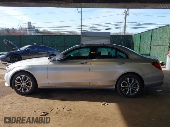2016 Mercedes-Benz C 300 z VIN 55SWF4JB5GU176844, wystawiony jako IAAI lot #42049446 z przebiegiem 63 801 mil mil oraz . Historia ofert i sprzedaży dostępna na DreamBid. Obrazek 15.