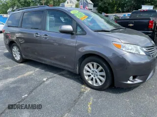 2015 Toyota Sienna Limited z VIN 5TDDK3DC4FS117555, wystawiony jako Copart lot #65460185 z przebiegiem 141 188 mil mil oraz Czysty tytuł • Clean title. Historia ofert i sprzedaży dostępna na DreamBid. Obrazek 1.