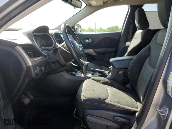 2017 Jeep Cherokee Sport с VIN 1C4PJMAS2HW665123, выставлен на аукционе Copart как лот 51984145 с пробегом 101 494 миль миль и Списание • Salvage title. История ставок и продаж доступна на DreamBid. Изображение 7.