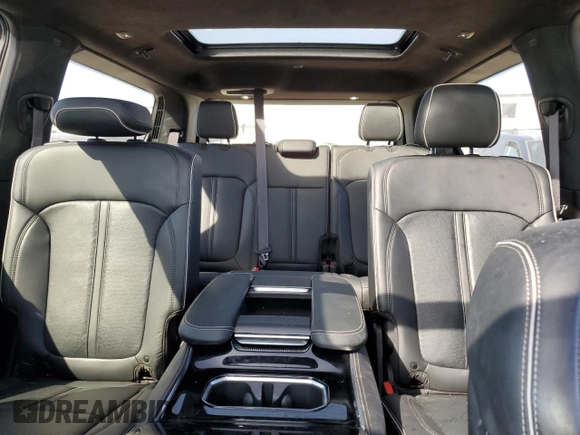 2024 Jeep Grand Wagoneer Series II Obsidian z VIN 1C4SJVFP6RS111595, wystawiony jako Copart lot #48257345 z przebiegiem 16 038 mil mil oraz Czysty tytuł • Clean title. Historia ofert i sprzedaży dostępna na DreamBid. Obrazek 10.