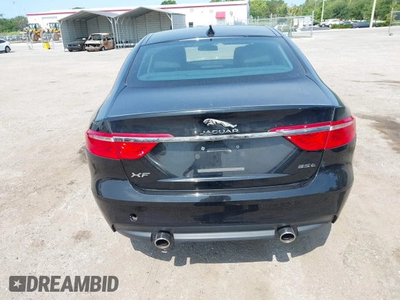 2017 Jaguar XF 35t z VIN SAJBR4BV5HCY26594, wystawiony jako IAAI lot #42337419 z przebiegiem 33 133 mil mil oraz . Historia ofert i sprzedaży dostępna na DreamBid. Obrazek 16.