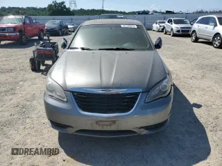2013 Chrysler 200 Limited with VIN 1C3CCBCG0DN595339, listed as a Copart auction lot 53139975 with 145,842 mi miles and Clean Title. Bid and sale history available at carsss.com. Image 5.