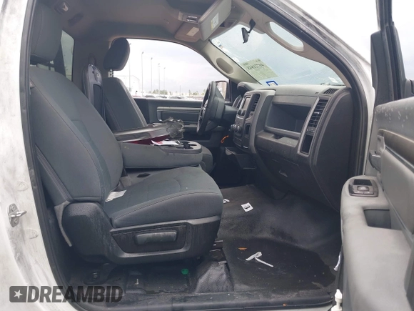 2019 Ram 1500 Classic Tradesman with VIN 3C6JR6DT8KG506165, listed as a IAAI auction lot 40721848 with 323,427 mi miles. Bid and sale history available at carsss.com. Image 5.