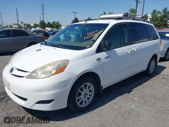 2006 Toyota Sienna CE z VIN 5TDZA23C56S572077, wystawiony jako IAAI lot #42520493 z przebiegiem 226 732 mil mil oraz . Historia ofert i sprzedaży dostępna na DreamBid. Obrazek 2.