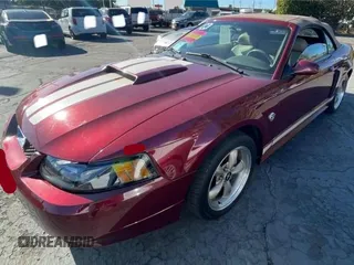 2004 Ford Mustang GT Deluxe z VIN 1FAFP45XX4F150757, wystawiony jako Copart lot #47502605 z przebiegiem 43 827 mil mil oraz Tytuł czysty. Historia ofert i sprzedaży dostępna na DreamBid. Obrazek 2.