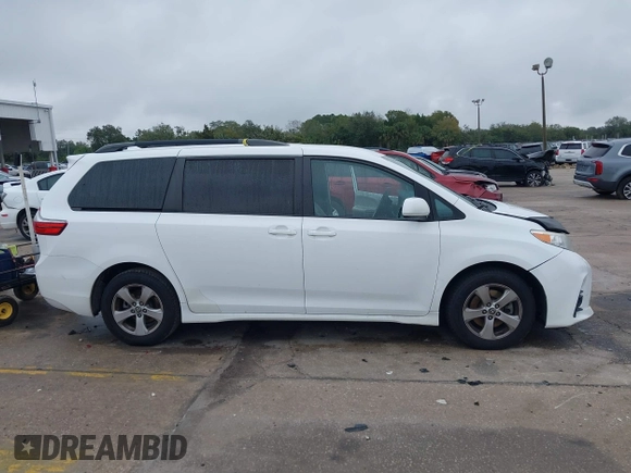 2020 Toyota Sienna LE Auto Access Seat with VIN 5TDKZ3DC5LS068784, listed as a IAAI auction lot 41207987 with 94,118 mi miles. Bid and sale history available at carsss.com. Image 13.