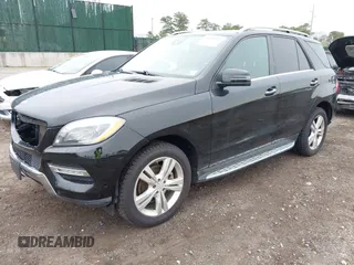 2013 Mercedes-Benz M ML 350 with VIN 4JGDA5HB3DA138368, listed as a IAAI auction lot 41958922 with 114,576 mi miles. Bid and sale history available at carsss.com. Image 19.