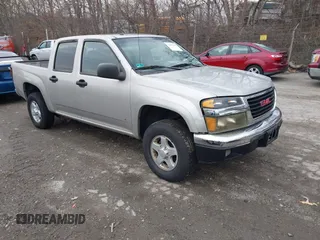 2006 GMC Canyon SLE1 with VIN 1GTDT136568152929, listed as a IAAI auction lot 41299096 with 233,704 mi miles. Bid and sale history available at carsss.com. Image 1.