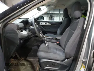 2025 Ford Explorer Active z VIN 1FMUK8DH2SGA43142, wystawiony jako Copart lot #87353534 z przebiegiem 8 355 mil mil oraz Szkoda całkowita • Salvage title. Historia ofert i sprzedaży dostępna na DreamBid. Obrazek 7.