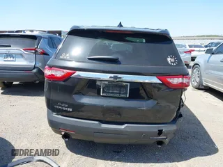 2020 Chevrolet Traverse LS z VIN 1GNERFKW0LJ172972, wystawiony jako IAAI lot #42011302 z przebiegiem 90 799 mil mil oraz . Historia ofert i sprzedaży dostępna na DreamBid. Obrazek 17.