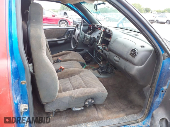 1998 Dodge Dakota SLT with VIN 1B7FL26X4WS647242, listed as a IAAI auction lot 40359679 with Not Provided miles and . Bid and sale history available at carsss.com. Image 5.
