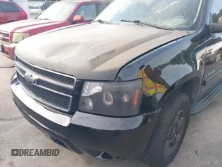 2008 Chevrolet Tahoe LS with VIN 1GNFC13C38R237657, listed as a IAAI auction lot 42620061 with 290,899 mi miles and . Bid and sale history available at DreamBid. Image 6.