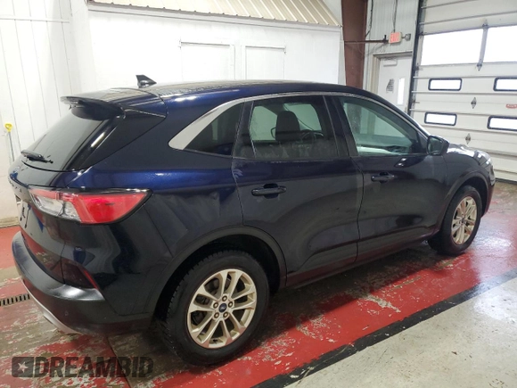 2021 Ford Escape SE z VIN 1FMCU0G6XMUA67758, wystawiony jako Copart lot #58309095 z przebiegiem 122 563 mil mil oraz Czysty tytuł • Clean title. Historia ofert i sprzedaży dostępna na DreamBid. Obrazek 3.
