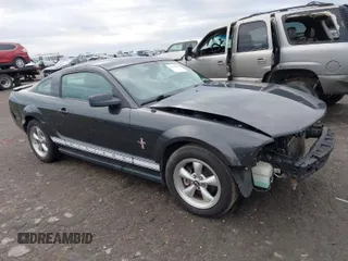 2007 Ford Mustang Deluxe with VIN 1ZVFT80N075357460, listed as a IAAI auction lot 41047829 with 146,175 mi miles. Bid and sale history available at carsss.com. Image 1.