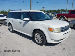 2009 Ford Flex SEL with VIN 2FMDK52C19BA03982, listed as a IAAI auction lot 42009089 with 114,213 mi miles. Bid and sale history available at carsss.com. Image 1.