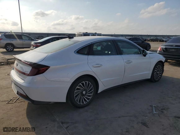2021 Hyundai Sonata Hybrid SEL with VIN KMHL34JJ0MA017735, listed as a Copart auction lot 43926565 with 57,661 mi miles and Salvage Title. Bid and sale history available at carsss.com. Image 3.
