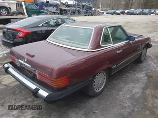 1988 Mercedes-Benz 560 SL with VIN WDBBA48D0JA077921, listed as a IAAI auction lot 41450795 with 155,749 mi miles and . Bid and sale history available at DreamBid. Image 4.
