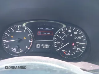 2014 Nissan Pathfinder SV z VIN 5N1AR2MMXEC684429, wystawiony jako IAAI lot #42233673 z przebiegiem 135 593 mil mil oraz . Historia ofert i sprzedaży dostępna na DreamBid. Obrazek 7.
