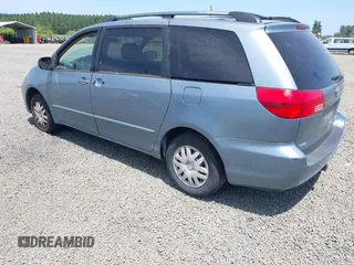 2004 Toyota Sienna CE z VIN 5TDZA23C34S110856, wystawiony jako IAAI lot #42504274 z przebiegiem 246 126 mil mil oraz . Historia ofert i sprzedaży dostępna na DreamBid. Obrazek 3.