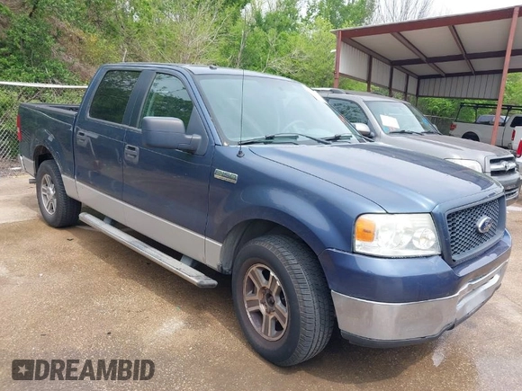 2006 Ford F-150 XLT with VIN 1FTPW12586FA36195, listed as a IAAI auction lot 41943376 with 158,320 mi miles. Bid and sale history available at carsss.com. Image 1.