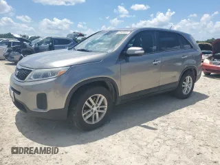 2015 Kia Sorento LX z VIN 5XYKTCA6XFG563967, wystawiony jako Copart lot #62505855 z przebiegiem 194 440 mil mil oraz Czysty tytuł • Clean title. Historia ofert i sprzedaży dostępna na DreamBid. Obrazek 1.