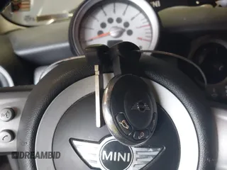 2009 MINI Hardtop S with VIN WMWMF73539TT98930, listed as a IAAI auction lot 42439606 with 152,954 mi miles and . Bid and sale history available at DreamBid. Image 11.