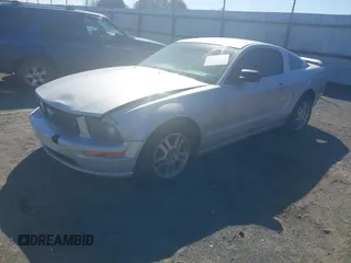 2006 Ford Mustang GT Deluxe with VIN 1ZVFT82H965232561, listed as a IAAI auction lot 41790551 with 222,967 mi miles and . Bid and sale history available at carsss.com. Image 2.
