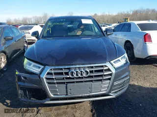 2018 Audi Q5 Premium Plus with VIN WA1BNAFY6J2040385, listed as a IAAI auction lot 41600628 with 109,351 mi miles. Bid and sale history available at carsss.com. Image 12.