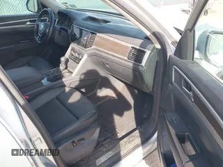 2018 Volkswagen Atlas SEL with VIN 1V2MR2CA0JC579951, listed as a IAAI auction lot 41780339 with 149,968 mi miles and . Bid and sale history available at DreamBid. Image 5.