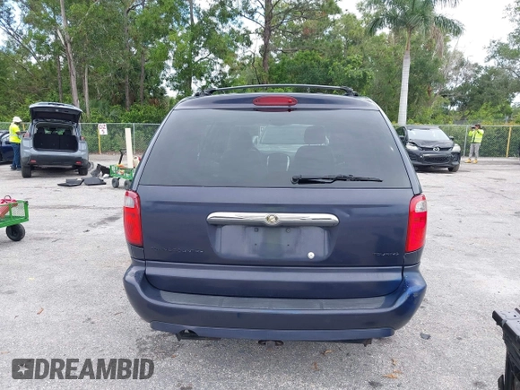 2007 Chrysler Town & Country Touring z VIN 2A4GP54L37R210162, wystawiony jako IAAI lot #42414404 z przebiegiem 276 516 mil mil oraz . Historia ofert i sprzedaży dostępna na DreamBid. Obrazek 17.