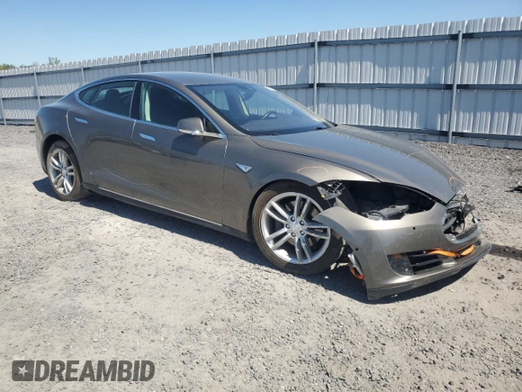 2016 Tesla Model S 90D with VIN 5YJSA1E2XGF121040, listed as a Copart auction lot 53612085 with 158,710 mi miles and Salvage Title. Bid and sale history available at DreamBid. Image 4.