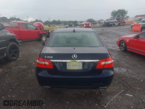 2013 Mercedes-Benz E 350 Luxury с VIN WDDHF5KB8DA763466, выставлен на аукционе IAAI как лот 42388714 с пробегом 109 323 миль миль и . История ставок и продаж доступна на DreamBid. Изображение 17.