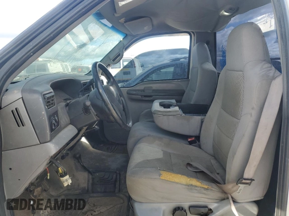 1999 Ford F-250 XL z VIN 1FTNF21F4XEC81851, wystawiony jako Copart lot #75865864 z przebiegiem 260 042 mil mil oraz Czysty tytuł • Clean title. Historia ofert i sprzedaży dostępna na DreamBid. Obrazek 7.