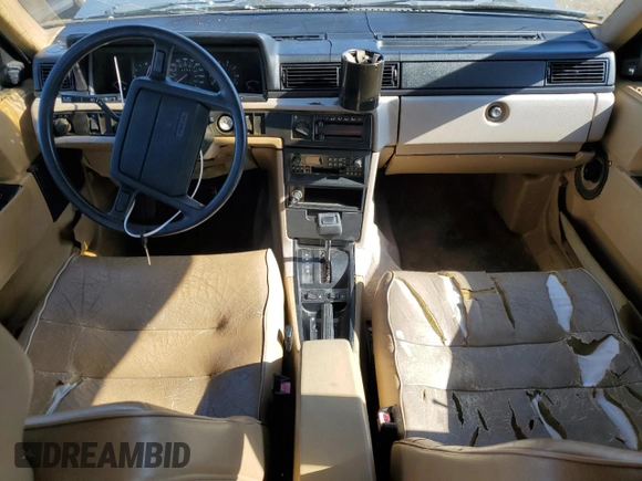 1989 Volvo 740 с VIN YV1FX8842K1375813, выставлен на аукционе Copart как лот 78511954 с пробегом 142 838 миль миль и На запчасти • Non repairable. История ставок и продаж доступна на DreamBid. Изображение 8.