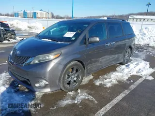 2017 Toyota Sienna SE with VIN 5TDXZ3DC0HS820274, listed as a IAAI auction lot 41272478 with 153,298 mi miles and . Bid and sale history available at DreamBid. Image 2.