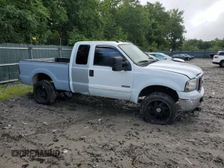 2005 Ford Super Duty F-250 XL with VIN 1FTSX21P15EA43770, listed as a Copart auction lot 65892814 with 136,698 mi miles and Salvage Title. Bid and sale history available at carsss.com. Image 4.