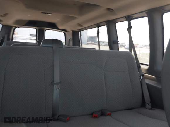 2013 Chevrolet Express Passenger LT z VIN 1GAZG1FG9D1153305, wystawiony jako IAAI lot #42182424 z przebiegiem 25 897 mil mil oraz . Historia ofert i sprzedaży dostępna na DreamBid. Obrazek 8.