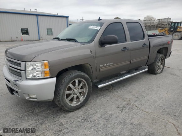 2013 Chevrolet Silverado 1500 LT with VIN 3GCPKSE77DG125766, listed as a Copart auction lot 51441695 with 81,215 mi miles and Salvage Title. Bid and sale history available at carsss.com. Image 1.