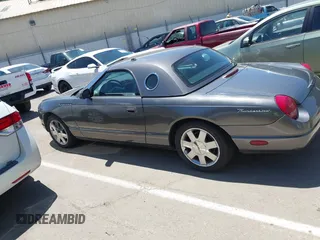 2003 Ford Thunderbird Deluxe z VIN 1FAHP60AX3Y109880, wystawiony jako IAAI lot #42336922 z przebiegiem 213 477 mil mil oraz . Historia ofert i sprzedaży dostępna na DreamBid. Obrazek 14.