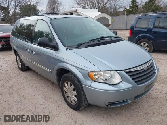 2006 Chrysler Town & Country Touring z VIN 2A4GP54L36R660084, wystawiony jako IAAI lot #42065370 z przebiegiem 236 807 mil mil oraz . Historia ofert i sprzedaży dostępna na DreamBid. Obrazek 1.