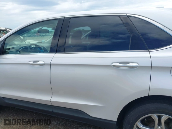 2017 Ford Edge Titanium z VIN 2FMPK3K98HBB28403, wystawiony jako IAAI lot #42103773 z przebiegiem 131 525 mil mil oraz . Historia ofert i sprzedaży dostępna na DreamBid. Obrazek 14.