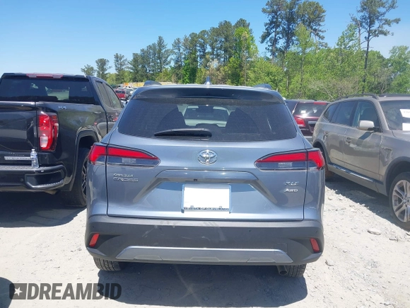 2023 Toyota Corolla Cross XLE z VIN 7MUDAABG7PV049417, wystawiony jako IAAI lot #42037055 z przebiegiem 28 325 mil mil oraz . Historia ofert i sprzedaży dostępna na DreamBid. Obrazek 16.
