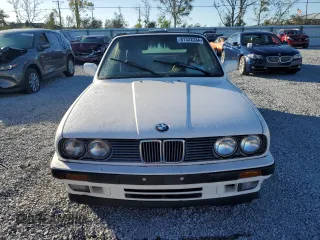 1991 BMW 3 Series z VIN WBABB231XMEC25523, wystawiony jako Copart lot #81332334 z przebiegiem 7 214 mil mil oraz Czysty tytuł • Clean title. Historia ofert i sprzedaży dostępna na DreamBid. Obrazek 5.