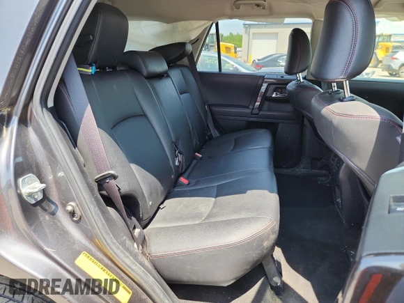 2020 Toyota 4Runner SR5 with VIN JTEBU5JR1L5810893, listed as a Copart auction lot 61157285 with 35,426 mi miles and Salvage title. Bid and sale history available at DreamBid. Image 11.