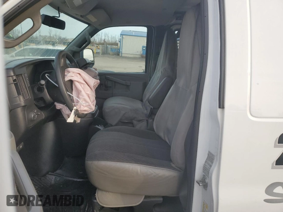 2019 Chevrolet Express Cargo Van with VIN 1GCWGAFG3K1229317, listed as a Copart auction lot 47428175 with 141,742 mi miles and Salvage Title. Bid and sale history available at carsss.com. Image 7.