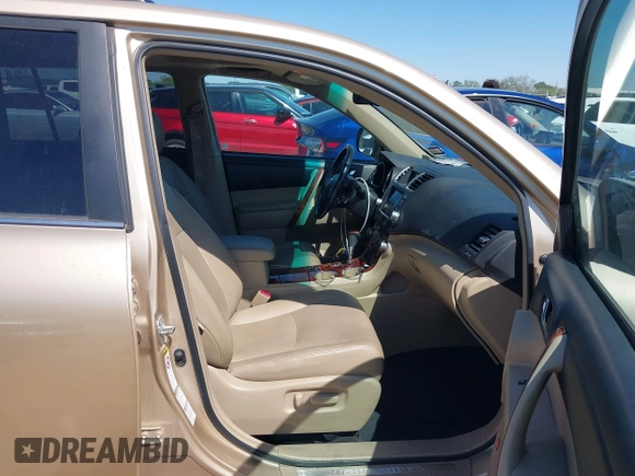 2011 Toyota Highlander Limited with VIN 5TDDK3EH8BS086668, listed as a IAAI auction lot 42071099 with 217,504 mi miles and . Bid and sale history available at DreamBid. Image 5.